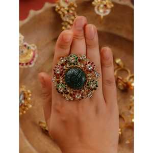 แหวน Jadau Kundan หลากสีโรแมนติกทำจากสเตนเลสชุบทองพร้อม MRNG177MA ฝัง18K - Product Image 4