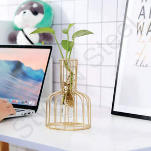 Ensemble de pots de fleurs martelés de qualité supérieure avec un support de support de couleur or au design classique élégant pour un usage quotidien, un restaurant et une maison - Product Image 2