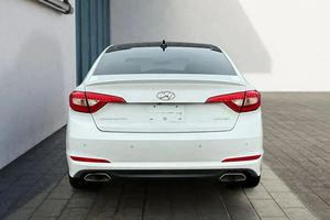Hyundai Sonata Limited 2016, Tracción Delantera, Diésel, Transmisión Manual/Automática, Auto Usado, Asientos de Cuero, Cámara Trasera, Llantas R16, Volante a la Izquierda, Color Oscuro - Product Image 2