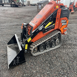 Chargeuse compacte Ditch Witch SK800 la plus vendue - Product Image 5