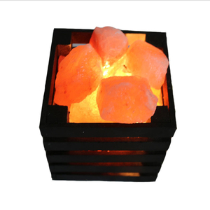 Vente en gros Pakistan cristal naturel roche sculptée en forme de pyramide rose lampe au sel de l'Himalaya - Product Image 4