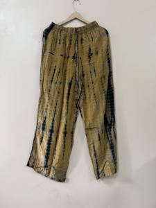 Pantalon de pyjama en soie pour femme, vêtement de nuit confortable, pantalon en soie recyclée, tie-dye, fait main - Product Image 6