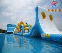 Parc aquatique gonflable bleu durable de piscine et jouets de fête de plage équipement de jeu d'eau flottant pour des enfants et des adultes