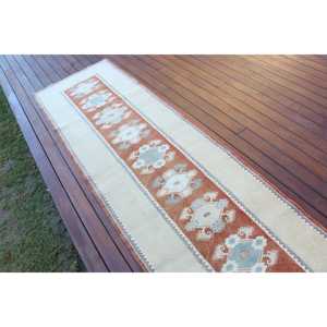 Tapis turc vintage 2,8x9,8 pieds, tapis oriental blanc et bleu - Product Image 3