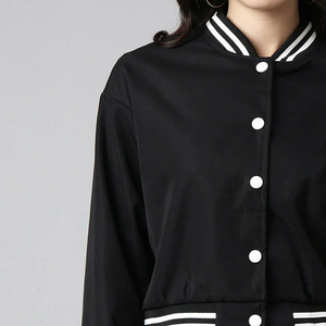 Chaquetas Varsity Extra Grandes de Alta Calidad para Mujer, Hechas de Lana, Cómodas, con Diseño y Logotipo Personalizados - Product Image 6