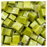 Bonbons à la noix de coco au goût sucré les plus vendus avec du pandan/taro/arachide/durian/cacao/ crème au lait/ saveur de thé vert à prix avantageux