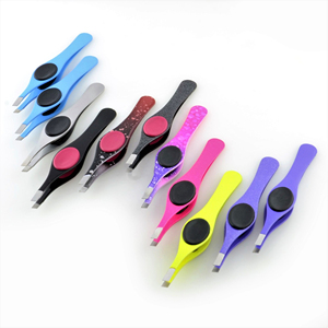 Pinzas de Cejas de Acero Inoxidable de Alta Calidad, Personalizadas, con Punta Plana Inclinada, Ligeras, Ecológicas y Reutilizables - Product Image 1