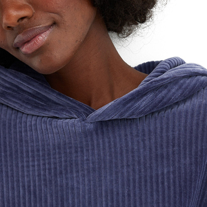Sudadera con capucha de terciopelo de peso pesado personalizada al por mayor 2025 para mujer, Top recortado con capucha de alta calidad para la temporada de invierno - Product Image 6