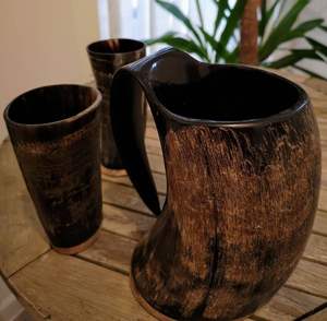 Chope à bière viking en laiton et corne naturelle, inspirée d'un verre à bière viking - Product Image 2