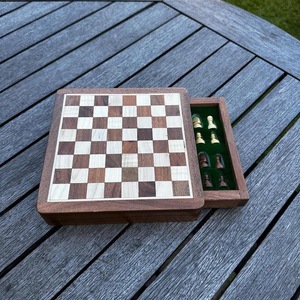 Jeu d'échecs avec plateau en bois pur 100% fait à la main et jeu d'échecs de taille personnalisée - Product Image 2