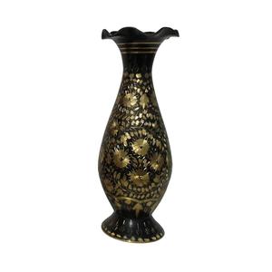 Vase à fleurs en laiton de haute qualité avec gravure en or et peinture noire finie pour la décoration de table Vase à fleurs de vaisselle - Product Image 5