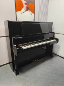 Piano droit Yamaha US7X noir pour joueurs professionnels piano japonais d'occasion en bois massif 88 touches US US-7X US - Product Image 1