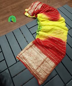 Ropa de fiesta asequible Saree en seda con encaje de flores - Product Image 2