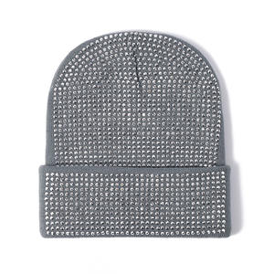 หมวกบีนนี่คริสตัลสำหรับผู้หญิง หมวกบีนนี่แฟชั่นฤดูหนาวที่นุ่มและอบอุ่น ประดับด้วยหินไรน์สโตนสำหรับผู้ใหญ่ - Product Image 2