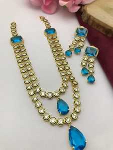 Ensemble de collier Kundan de qualité supérieure pour femmes bijoux ethniques cloutés en pierre idéal pour les vêtements décontractés, les fonctions de fête et les looks de fête - Product Image 6