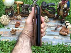 Cartera triple para hombre con logotipo personalizado, tarjetero fino con bloqueo RFID de grano completo 100% de cuero genuino de Color marrón, delgado y minimalista - Product Image 4