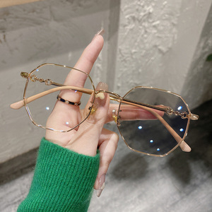 Nouveauté 2025 : Montures de Lunettes Octogonales Femme, Verres Photochromiques, Optique Sexy, Montures de Lunettes de Lecture - Product Image 2