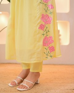 Nuevo Lanzamiento Listo Para Usar Kurti-Pant Con Dupatta - Product Image 4