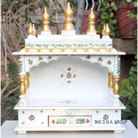 Mandir en bois finement sculpté fait à la main maison temple traditionnel indien Pooja configuration Antique Mandir pour Pooja quotidien et cadeau