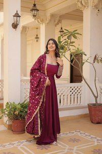 Traje Salwar Kameez de Viscosa Bordado, Sin Costuras, Estilo Étnico Pakistaní, con Mangas Largas y Dupatta, para Vestimenta Formal Sofisticada - Product Image 2