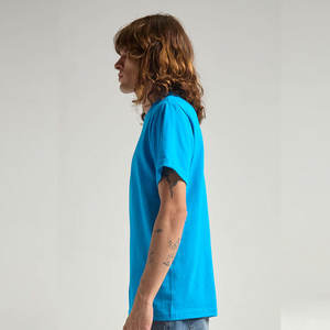 Nueva camiseta personalizada Shaka Wear para adultos 6 Oz Active de manga corta con cuello redondo - Product Image 3