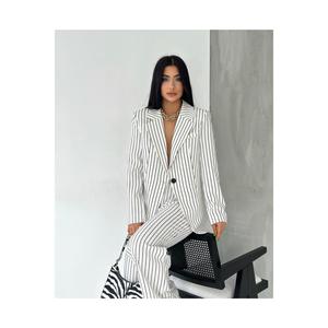 Giacca giacca a righe pantaloni completo donna bianco