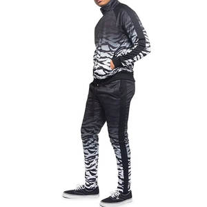 2023 survêtement grande taille pour hommes avec logo personnalisé ensemble d'entraînement décontracté à séchage rapide de haute qualité - Product Image 2