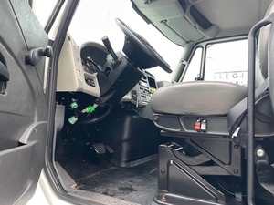 ขายรถบรรทุกหัวลากดีเซล 6x4 สำหรับงานหนัก เหมาะสำหรับการขนส่งทางถนนเชิงพาณิชย์และโลจิสติกส์คอนเทนเนอร์ - Product Image 4