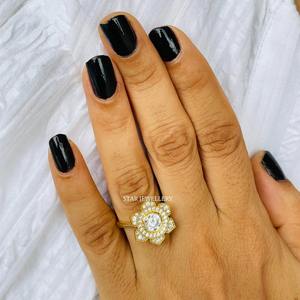 Bague de créateur chrétienne minimaliste pour femme en or massif 14 carats avec diamant de laboratoire certifié IGI de 1,00 carat taille brillant et sertissage clos - Product Image 3