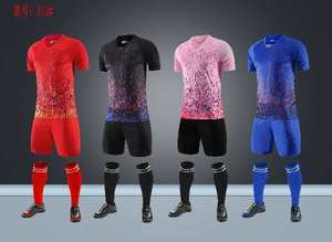 Conjunto completo de uniforme de equipo de fútbol para niños, niñas y hombres, camiseta de fútbol de manga corta de poliéster transpirable con logotipo personalizado - Product Image 4