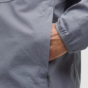 Nouvelle veste coupe-vent imperméable en toile pour homme avec logo personnalisé et poche avant pour une utilisation en extérieur - Product Image 4