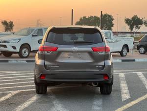 Nuevas llegadas para el mercado global: Toyota Highlander LE 3.5L V6 AWD 4x4 2019 - Product Image 3