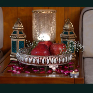 Elegante y elegante Frutero de metal con diseño de latón tallado para un elegante comedor moderno para el hogar y la fiesta - Product Image 1