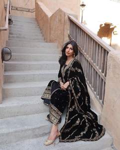 Dernier Designer Heavy Viscos Velvet Broderie Séquence Travail Salwar Suit By Fab Zone - Product Image 5