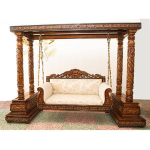 Columpio de madera de diseñador Vintage de lujo con asientos acolchados Jhula indio clásico para el hogar Hall cadenas de latón tallado Swing UK - Product Image 1