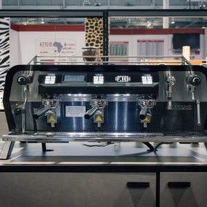 Machine à café expresso moderne et machine à café italienne, disponible pour livraison internationale - Product Image 1