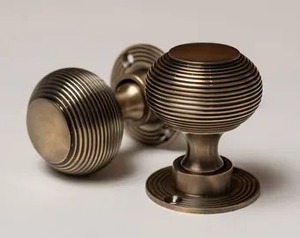 Boutons ronds martelés en or de qualité supérieure pour meubles de maison, armoires, placards, tiroirs et décoration digne d'un cadeau, vente en gros en provenance d'Inde - Product Image 4