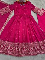 Designer femmes élégante Georgette Anarkali Salwar Kameez traditionnel pakistanais brodé Dupatta longue robe de travail pour mariage