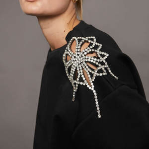 Ropa de calle de invierno de moda para mujer, Sudadera con capucha con logotipo frontal adornado con diamantes de imitación, manga larga, ajuste holgado, diseño transpirable - Product Image 2