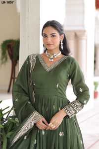 Vestidos Anarkali de Seda Vichitra Estilo Indio y Pakistaní con Lentejuelas y Bordados Zari, con Dupatta de Trabajo Calado - Product Image 6