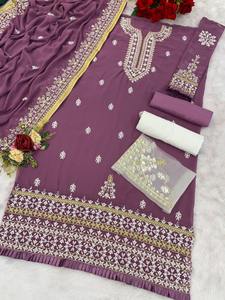 Top Designer Party Wear Costumes lourds de style pakistanais disponibles à un prix bon marché pour l'exportation en vrac - Product Image 4