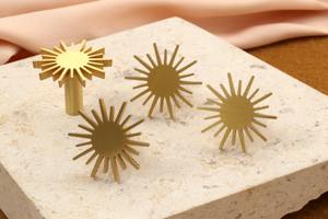 Bouton de porte design en laiton de style antique avec motif floral adapté aux armoires et tiroirs de meubles vintage d'Inde - Product Image 6