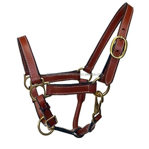 Licou de cheval en cuir anglais noir ou marron avec coutures contrastées et boucle et anneaux à double couronne réglables robustes - Product Image 1