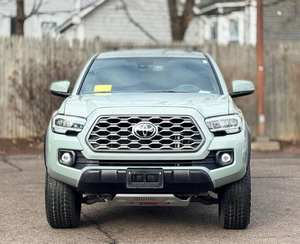 Tacoma TRD Double Cab Pickup 4x4 2023, conduite à gauche, automatique, pack sport cuir, système de navigation, intérieur clair - Product Image 1
