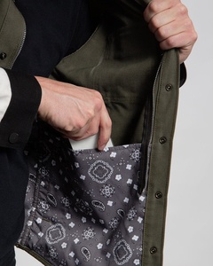 Veste de moto en coton ciré pour femme avec protecteurs approuvés CE Imperméable coupe-vent et design élégant - Product Image 3