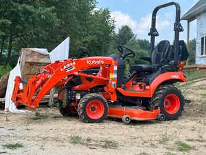 Mini tracteur Kubota BX2680 compact 4x4 pour l'agriculture, tracteur agricole BX2680, efficace, facile à utiliser - Product Image 4