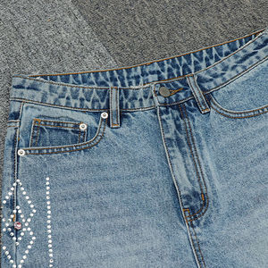Short en jean pour homme Short en jean personnalisé avec bords bruts et délavé en détresse Short en jean baggy avec strass Streetwear Short en jean avec logo personnalisé - Product Image 4