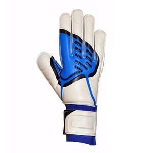 Gants de gardien de but de football Elite Form conçus pour l'entraînement des gants de football avec poignée antidérapante et contrôle des intempéries toutes saisons - Product Image 5