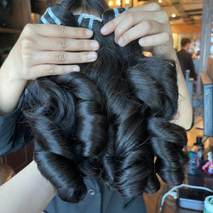 Vente en gros de boucles rebondissantes vierges, boucles rebondissantes, cheveux humains, extension de cheveux, paquet de cheveux vietnamiens, Vietnam - Product Image 1