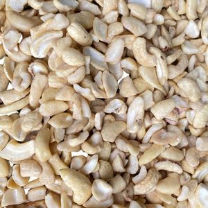 Fournisseur de confiance Vietnam Santigo Noix de cajou 320 240 Noix de cajou Emballage Bouteille de Santigo Vietnam - Product Image 1